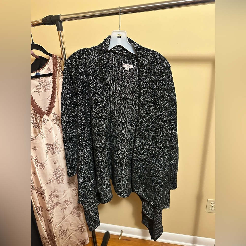 Women's Black and white cardigan